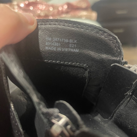 FRYE Judith Black Leather Ankle Bootie - Picture 5 of 9